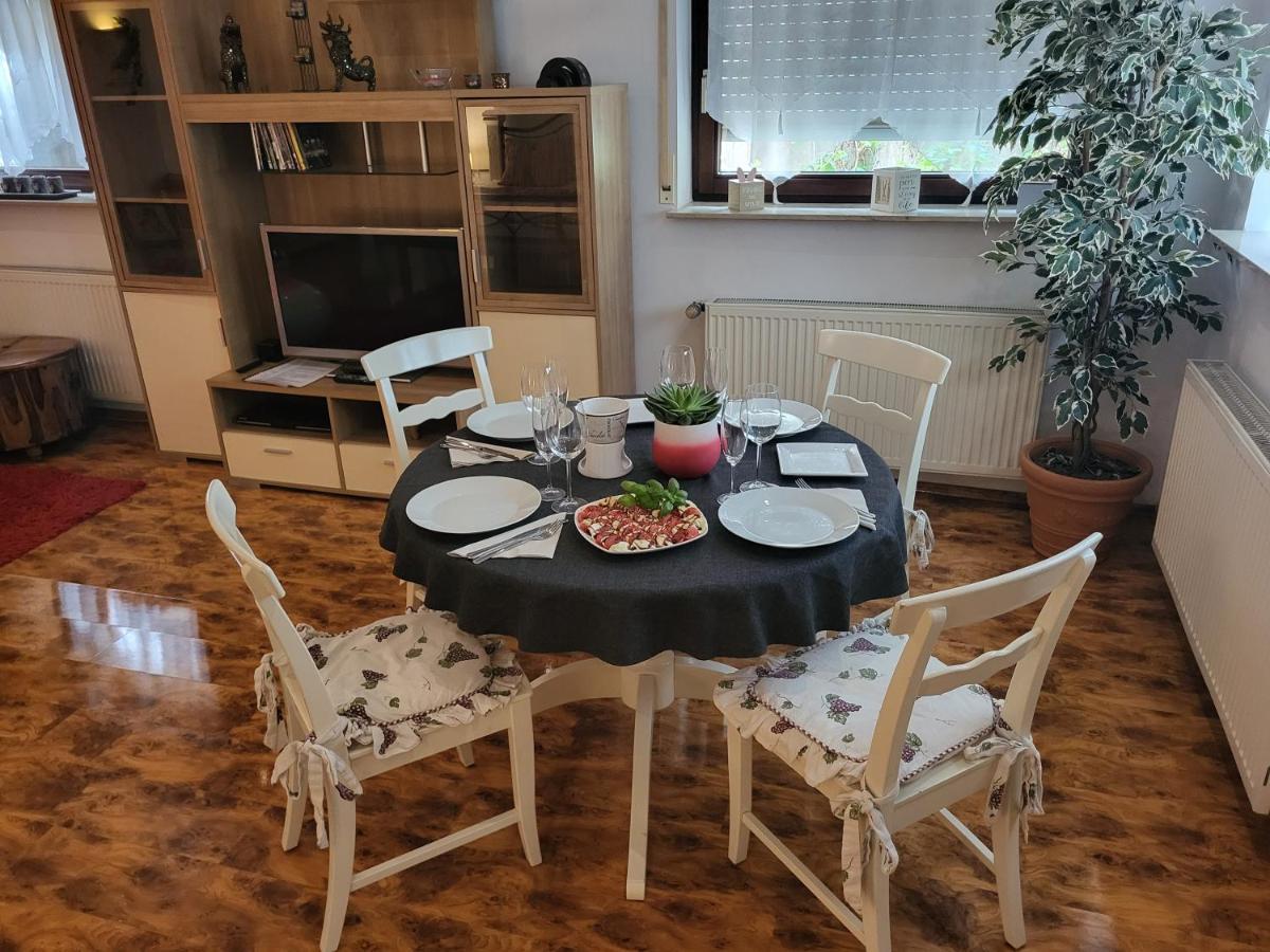 Ferienwohnung Fuer 4 Personen Mit Schnellem Wlan, Glasfaser, Tv Paket Beilstein  エクステリア 写真